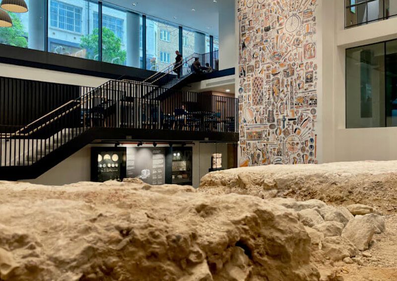 londonsoc's tweet photo. Visit a new section of the London wall, built more than 1,800 years ago with has survived the Roman Empire, the Plague, the Great Fire of London and the Blitz. @urbanestUK @cityoflondon @MuseumofLondon #London #archaelogy #RomanWall
https://t.co/BwhOrNolP8 https://t.co/IZh4ypjSCM