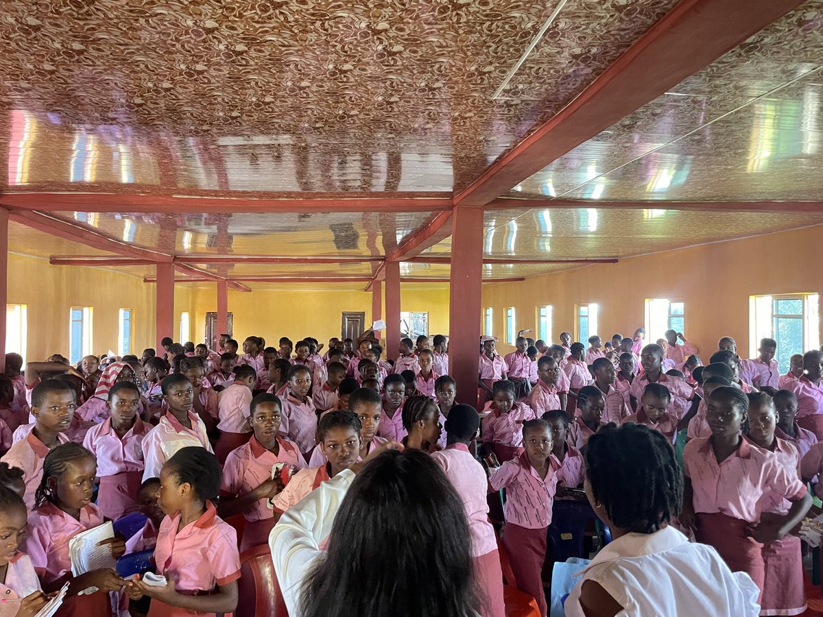 ladydynamique's tweet photo. Yesterday marked the official kick off of our "One Week With the GirlChild" project. With more than 200 girls participating in the open-access training module as developed by @ladydynamique, we are poised to change the world, one girl at a time. #girlchild #girlsforthesdgs https://t.co/KecnPHSkmv