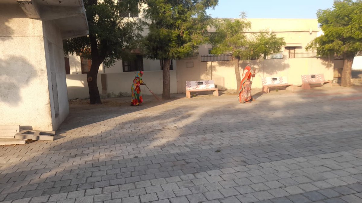 AnjarNp's tweet photo. “સ્વચ્છતા હી સેવા (SHS)” સ્વચ્છ ભારત મિશન તા .૧૦/૧૦/૨૦૨૩ #IndianSwachhataLeague #YouthVsGarbage #GarbageFreeIndia #anjar #kachc https://t.co/OV81Fgp46v