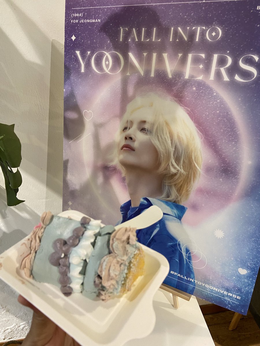 it’s my first time joining svt event and its my bias bday event💜🩷✨
love meeting new friends and this is my first time too going event by myself😭😂
#fallintoyooniverse