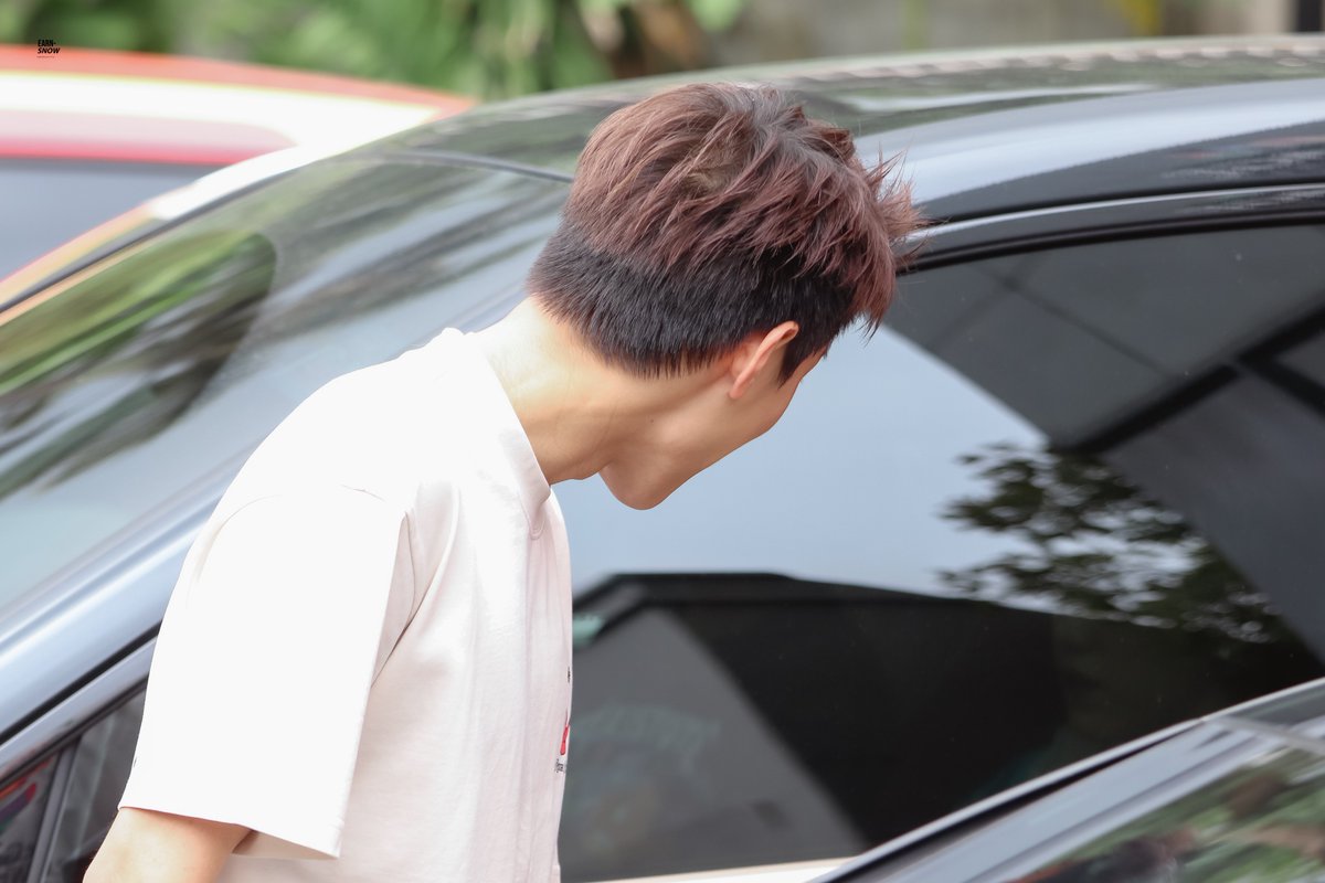 earnsnow's tweet photo. ไปส่องกระจกหยอกเทอจ๋าแล้วก็ยิ้มน้อยยิ้มใหญ่ 😍

#bbillkin #ppkritt 
#LazFlash1010xBKPP https://t.co/uQJjFU1346