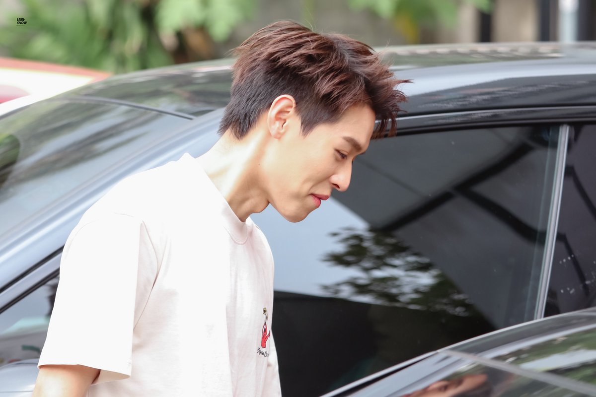 earnsnow's tweet photo. ไปส่องกระจกหยอกเทอจ๋าแล้วก็ยิ้มน้อยยิ้มใหญ่ 😍

#bbillkin #ppkritt 
#LazFlash1010xBKPP https://t.co/uQJjFU1346
