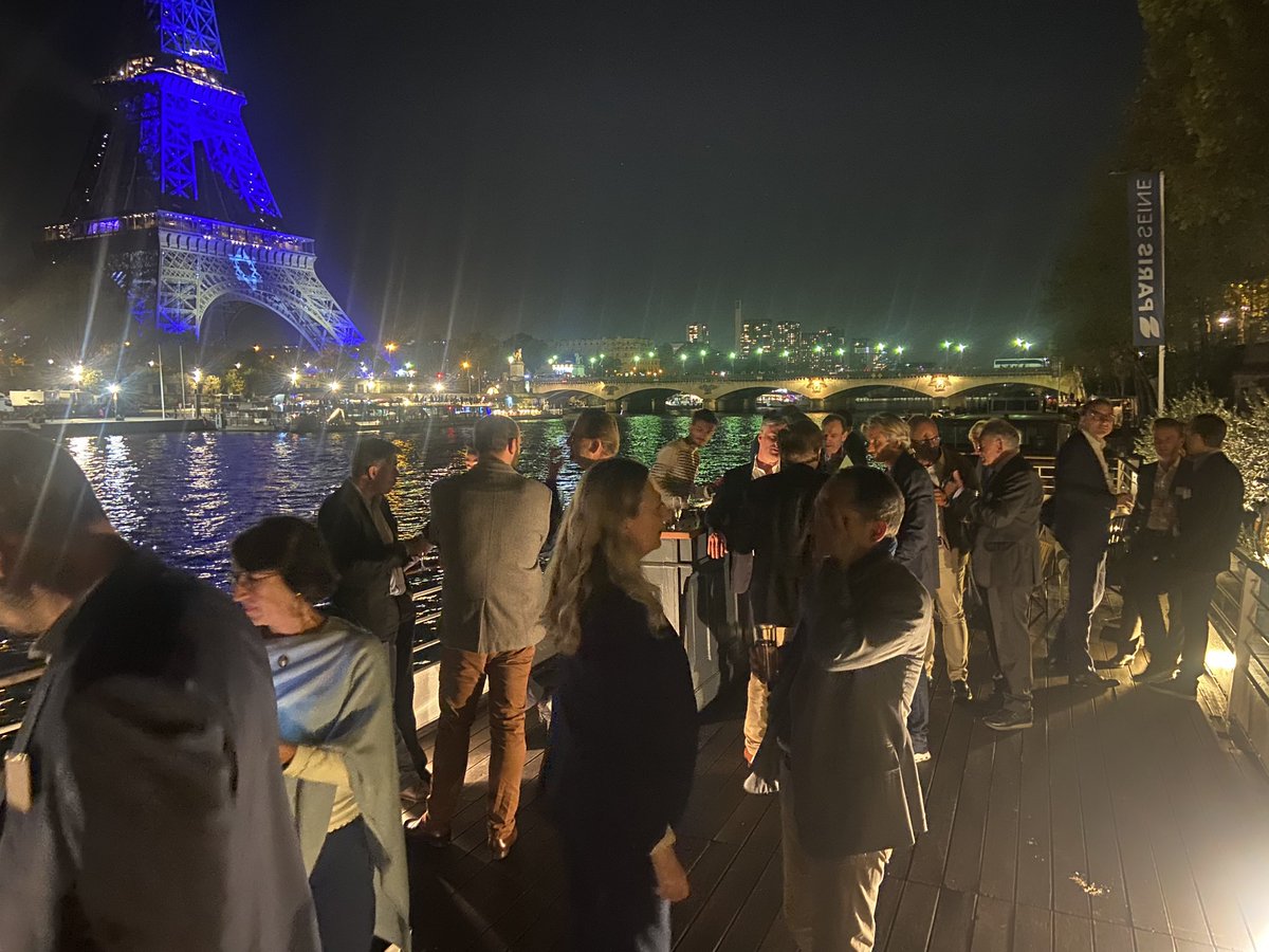 🥂 Soirée du Cercle Vendéen hier soir sur la péniche Montebello à #Paris. Un plaisir de se retrouver autour d’un moment de convivialité : la #Vendée sur Seine.

🙏Merci au Président du département <a href="/a_leboeuf/">Alain LEBOEUF</a> pour sa présence et au President du Cercle <a href="/JPLUBOT/">JEAN PAUL LUBOT</a> pour l’organisation.
