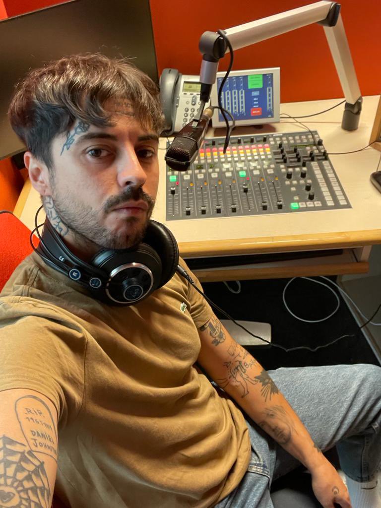 En GAME-BOYS @SergioArroyoA invita hoy a <a href="/Kinder_____Malo/">Kinder Malo</a>, que acaba de estrenar el disco 'La nube'.