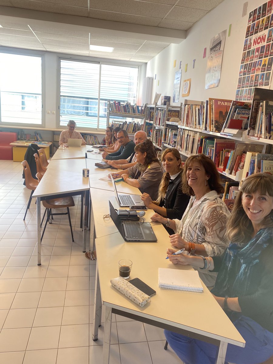 BarEmmanuelle2's tweet photo. Projet inter degrés « Mémoire et résistance » pour le réseau Giono #collegeitard #oraison https://t.co/fTu18WXp3d