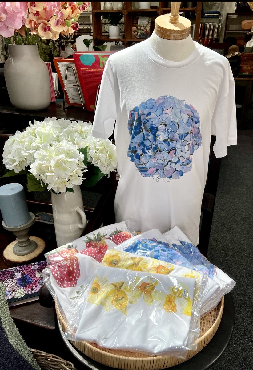 Schizophrenia causes a lot of dieback in a person’s sense of self, happiness, life in general. My daughter has her botanical watercolours on t-shirts, for sale. Human flourishing & a ‘live-forward’ view, rather than a ‘dieback’ view, enables another to emerge & grow as designed🌻