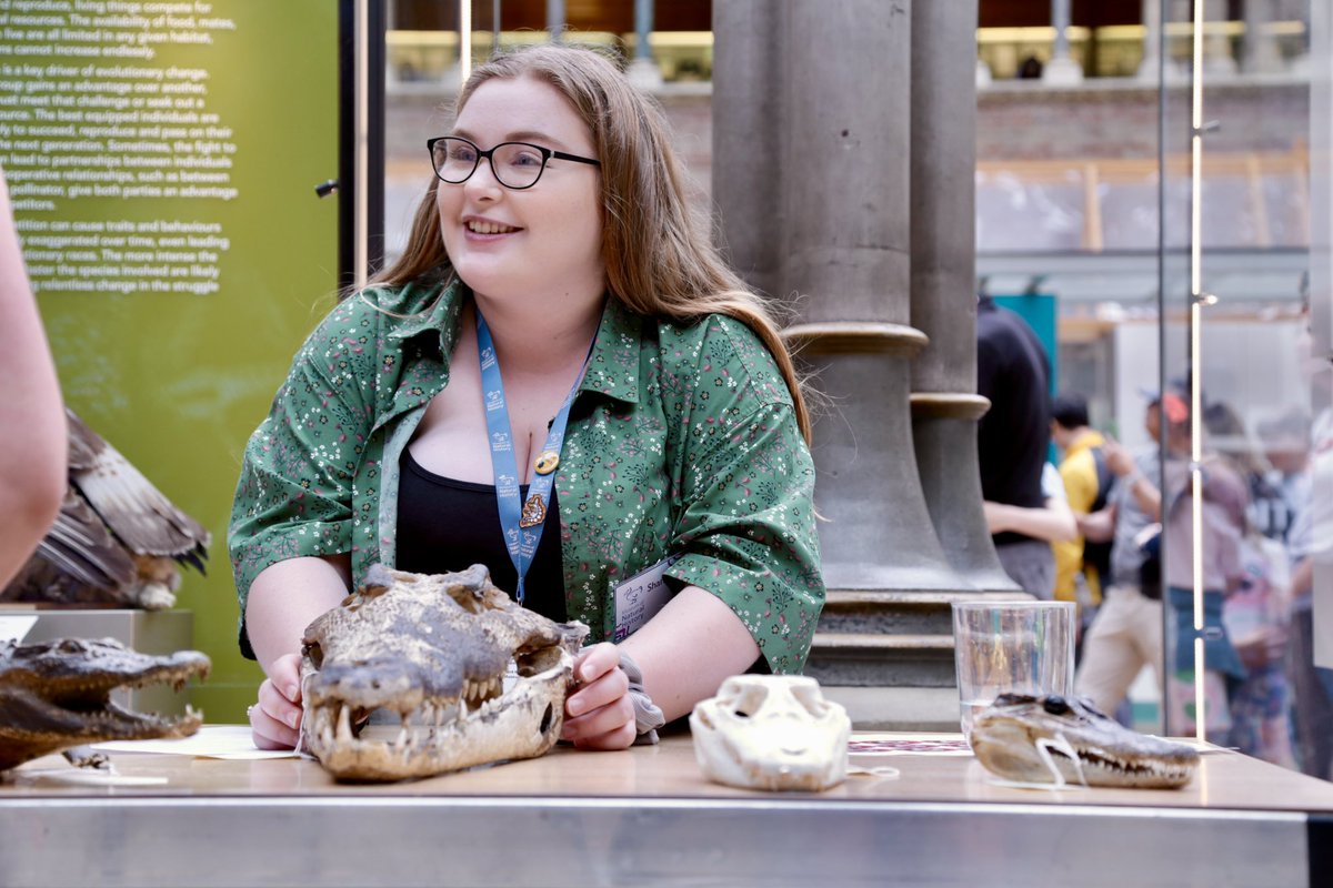HIRING We are looking for two inspiring youth programme leaders with an infectious passion for natural history. You will work together with the Museum's award-winning public engagement team to plan and deliver engaging museum sessions for young people. oumnh.web.ox.ac.uk/youth-programm…