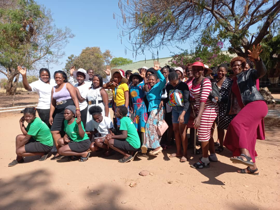 YoungWomenInst's tweet photo. We successfully conducted a Community Level Training on #GenderResponsiveSocialServiceDelivery,   in Gokwe with young women &amp; women to enhance understanding &amp; importance of #GSSRD as part of our commitment to promoting equality and inclusivity.
@glanyline @NLikiripa https://t.co/hI5FPSJNhB