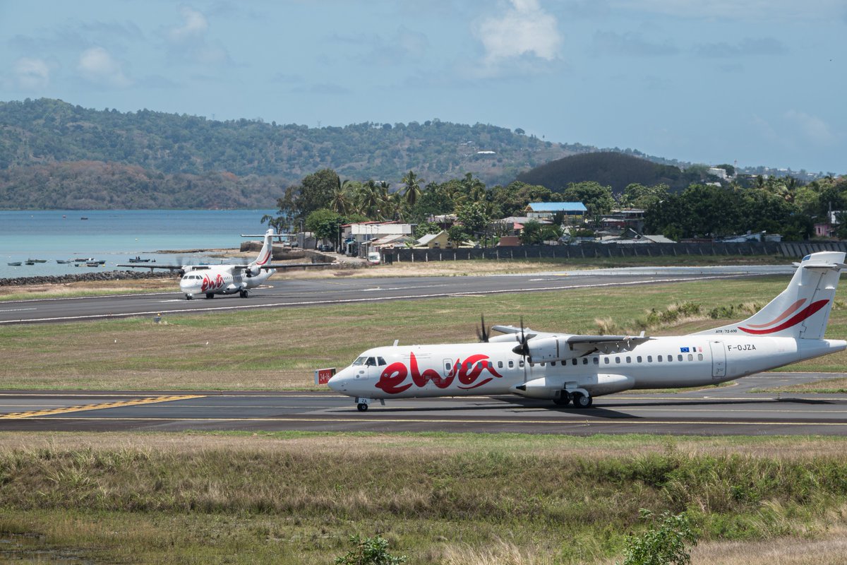 Les deux ATR72-600 d'EWA au départ.
#Mayotte 🇾🇹- 🇰🇲#Moroni
#Mayotte 🇾🇹- 🇲🇬#Diegosuarez
#avgeek #aviation #Madagascar #Comoros