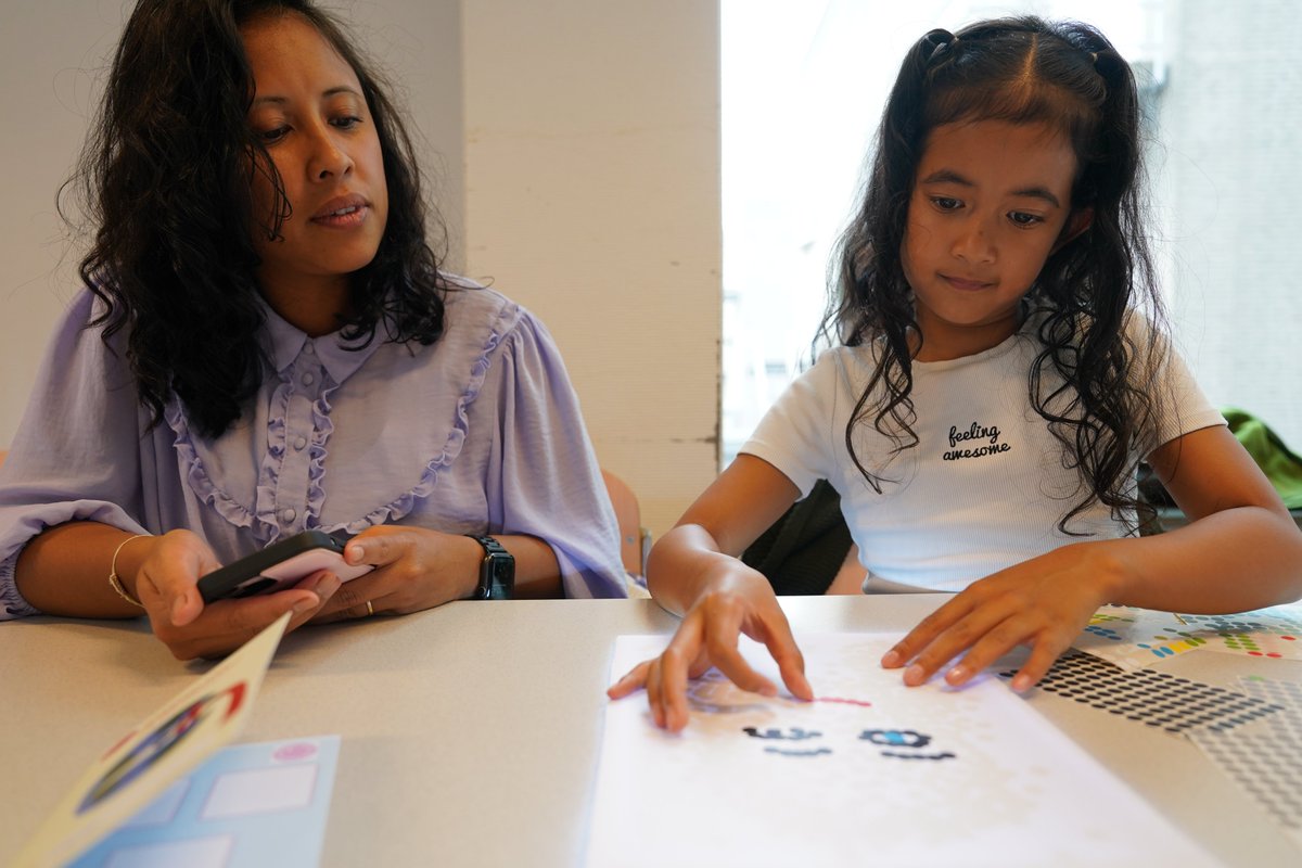Erasmus University (@erasmusuni) on Twitter photo Rond de 1.000 jonge onderzoekers deden mee aan workshops, proefjes of een speurtocht tijdens het Weekend van de Wetenschap op campus Woudestein: eur.nl/nieuws/een-cam… @Wetenschap_NL <a href="/NEMOamsterdam/">NEMO Science Museum</a> <a href="/DrsKaylaGreen/">Kayla Green</a> <a href="/SYNClabEUR/">SYNClab</a> Rond de 1.000 jonge onderzoekers deden mee aan workshops, proefjes of een speurtocht tijdens het Weekend van de Wetenschap op campus Woudestein: eur.nl/nieuws/een-cam… @Wetenschap_NL <a href="/NEMOamsterdam/">NEMO Science Museum</a> <a href="/DrsKaylaGreen/">Kayla Green</a> <a href="/SYNClabEUR/">SYNClab</a>