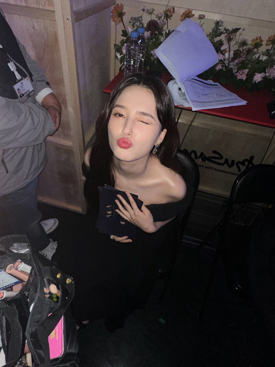 nancy__jewel's tweet photo. More pics from BIFF🖤 https://t.co/IxHU1oZA5t