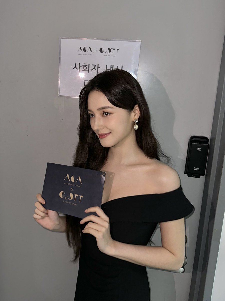 nancy__jewel's tweet photo. More pics from BIFF🖤 https://t.co/IxHU1oZA5t