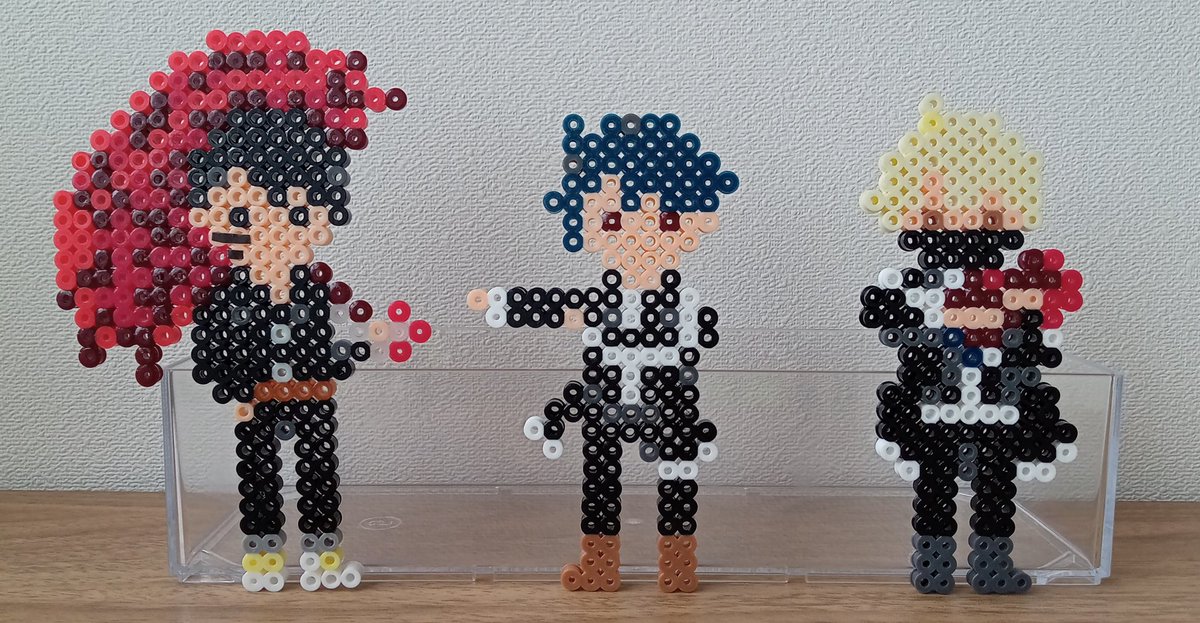 OBOROZUKI_12's tweet photo. started remakin #Mudano but i stopped. realized i didn't have enough wine red #perlerbeads So made a little addition to the original one. Have u noticed?
#TougenAnki #アイロンビーズ #桃源暗鬼 #一ノ瀬四季 #無陀野無人 #皇后崎迅 #桃源暗鬼ファンアート #ShikiIchinose #JinKougsaki https://t.co/UFxmTLqHwc