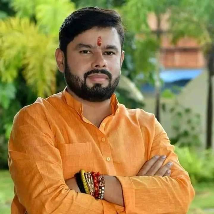 archana2098's tweet photo. जन्मदिन की हार्दिक बधाई एवं शुभकामनाएं भैया जी 🌸🎂
@AshishChhabraCG https://t.co/Byy5PqdroZ