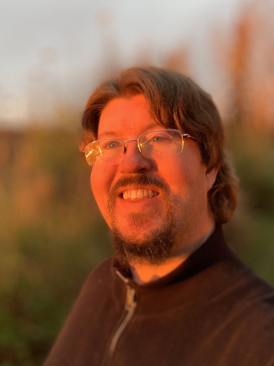 Firebrand101's tweet photo. The light was right 😊
#sunset #alaska #alaskasunset #sunsetlovers #sunsetphotography #goldenhour #glow #selfie #sunsetselfie https://t.co/nJivpwgLFl