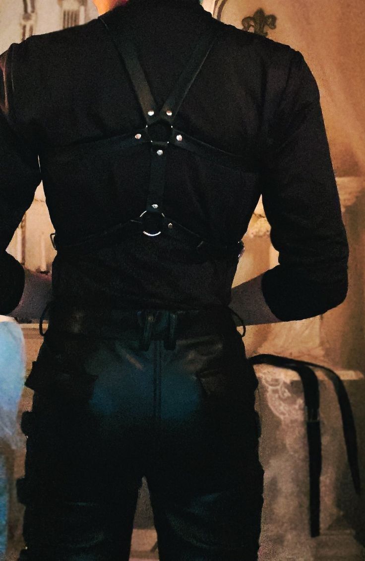 _JerichoSwain's tweet photo. #ㅤㅤ𝙎𝙀𝘿𝙐𝘾𝙏𝙄𝙑𝙀
#castleparty
     ❛ hoy el pirata decidió ponerse sus mejores prendas para salir a bailar~❜ https://t.co/bEcftlx69u