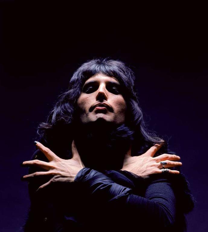 crockpics's tweet photo. Freddie Mercury, Queen II Album Cover Session, London, 1974. Photo by Mick Rock. https://t.co/RbcDjcXeHQ