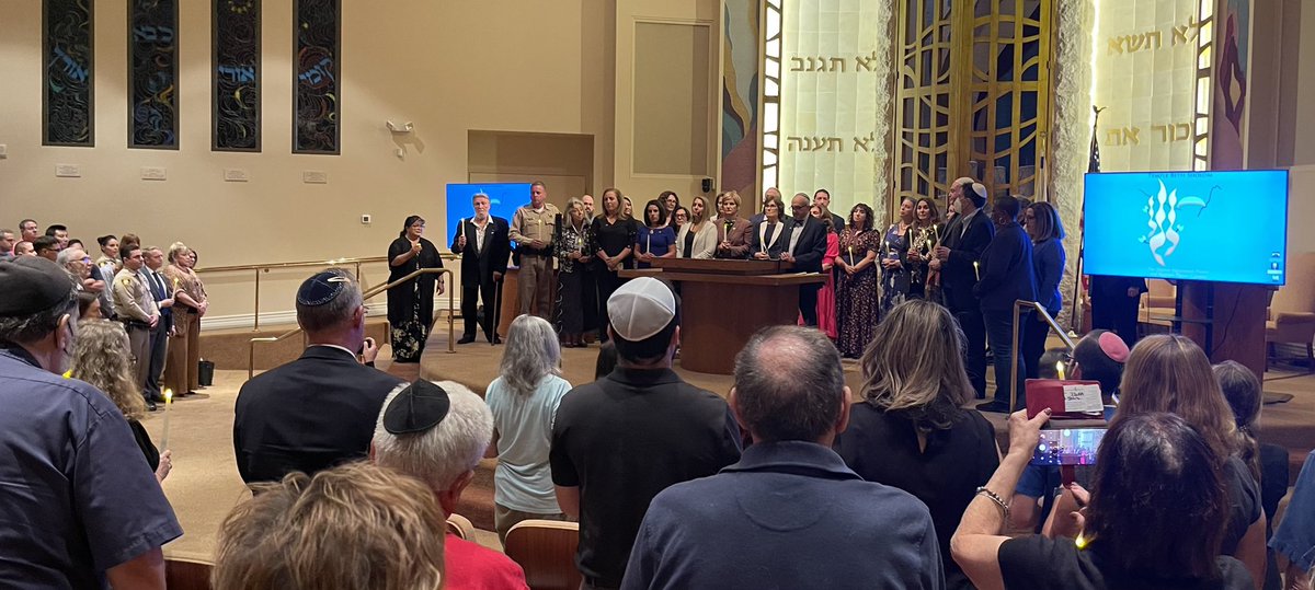 SenJackyRosen's tweet photo. Americans from coast to coast are heartbroken after Hamas’s horrific terrorist attack in Israel.

This evening, Nevadans came together in Las Vegas to stand in solidarity with Israel in its darkest hour. 

Our support remains unwavering and unconditional. https://t.co/apVenOgyrg