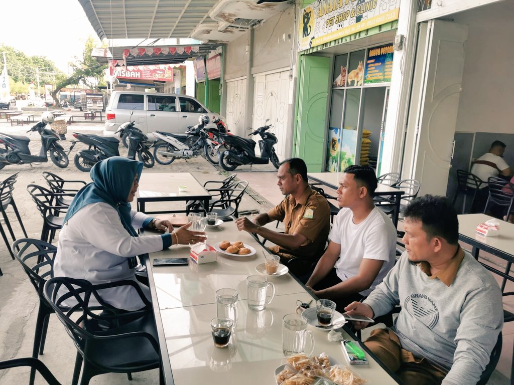 kualapeukanbaro's tweet photo. #sahabatNelayan Koordinasi dgn kepala kantor BPJS ketenagakerjaan KCP Sigli mngenai percepatan pembayaran asuransi kpd salah satu ABK KM. Tetap Sejahtera GT 45 yg mengalami kecelakaan kerja di atas kapal.
@DkpAceh @alimanselian @AgusSuherman07 @KarnandaMirza https://t.co/j7Y5jez5Cj