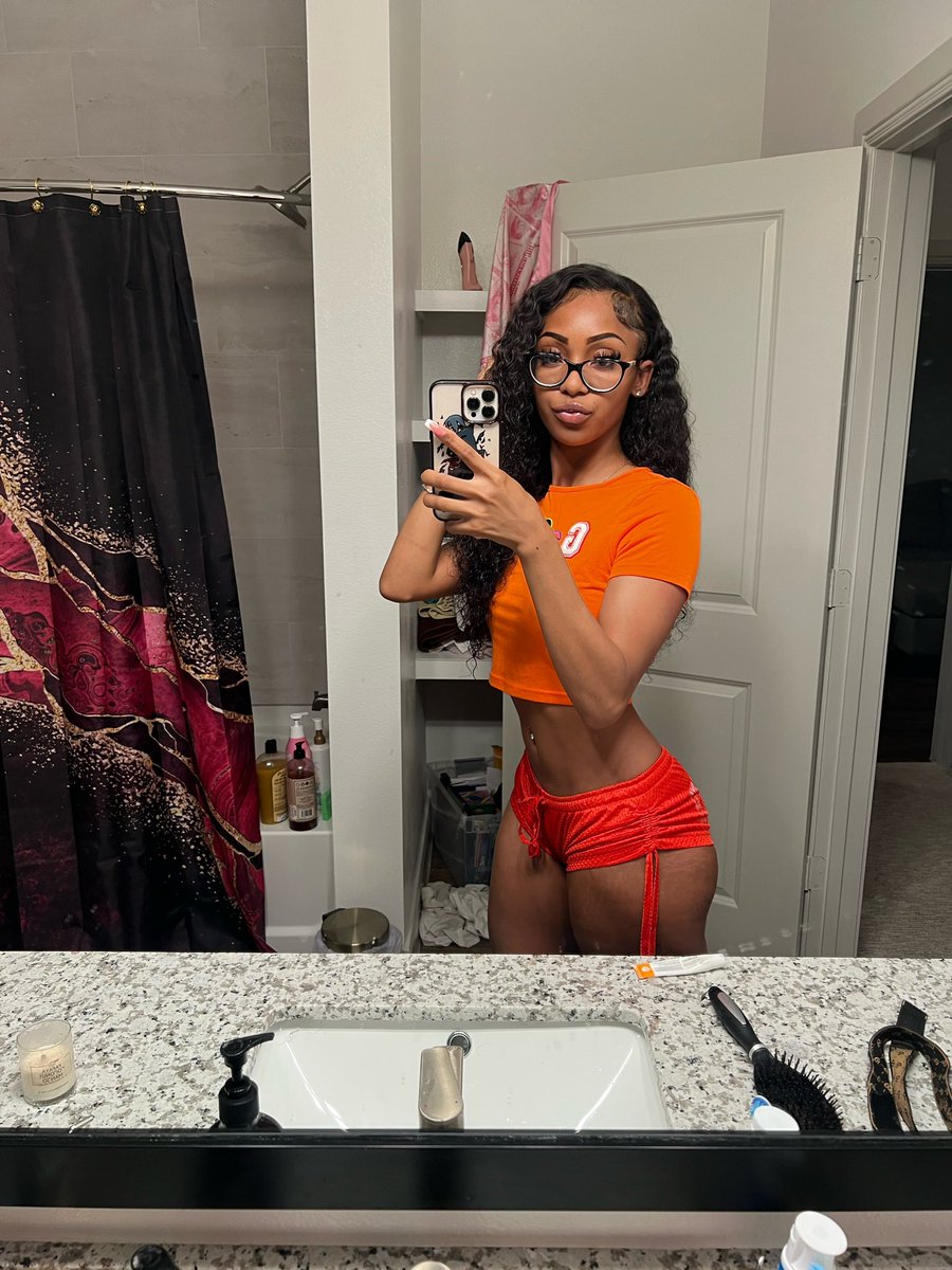 uluvvskye's tweet photo. hey dallas (: https://t.co/MPDLwuJxYn