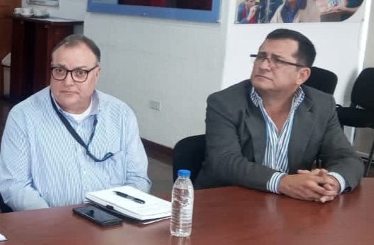 FENEGAS2023's tweet photo. El pdte @fenegas, Enrique Chacón, precisó que los concesionarios de las estaciones de servicio tienen afectadas sus finanzas por los constantes faltantes de gasolina y diesel al momento de la descarga.
Chacón se reunió con autoridades de @SENCAMER sugirió activación de comité https://t.co/KN99wZ9Cr3