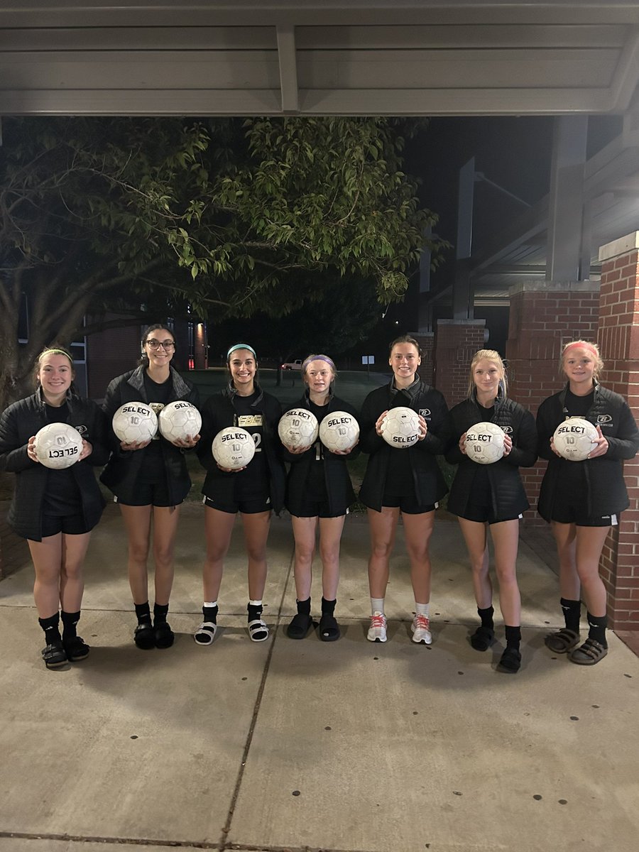 First round… check! Nice win ladies, semi-finals Thursday at 6:30 vs East Jessamine.
#LEVELUP 
#REBELSFOREVER