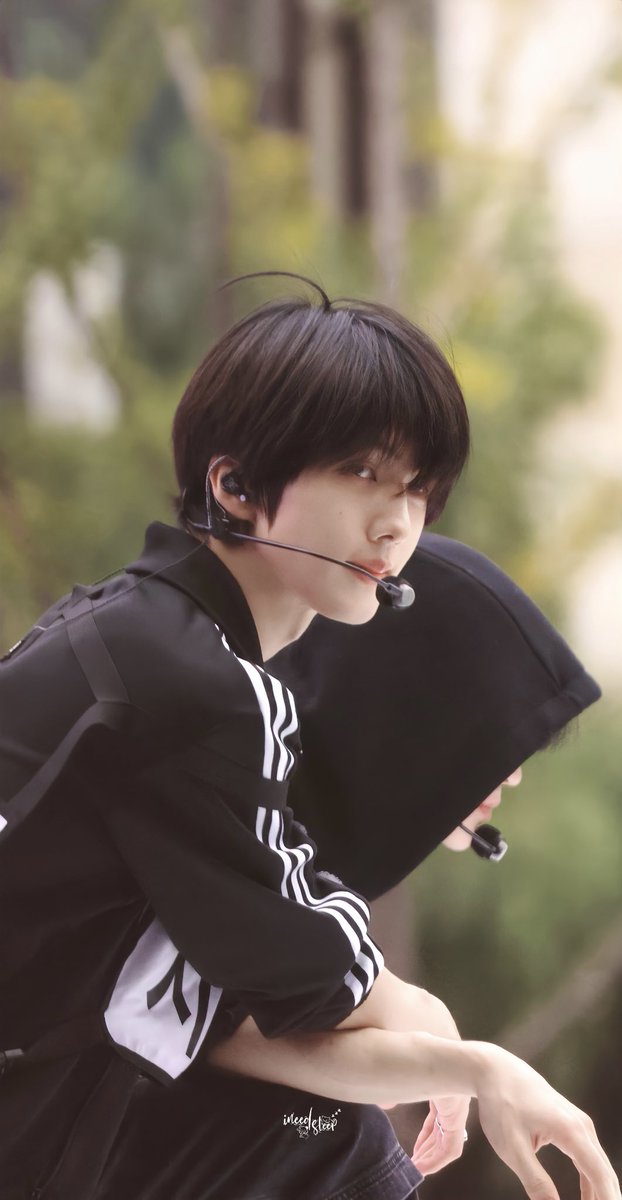 จีซองหน้าสดผมไม่เซ็ทหล่อสะอาดเหมือนอาบน้ำทุกชั่วโมง