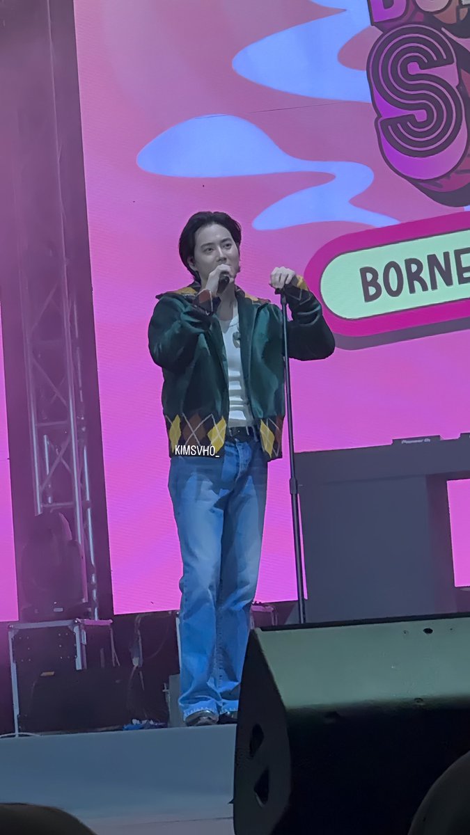 i lost myself when this suho showed up 😭
#수호 #SUHO #준면 #김준면 #スホ #金俊勉 #SUHOBerambehKuching #SUHOinBorneo 
<a href="/weareoneEXO/">EXO</a>