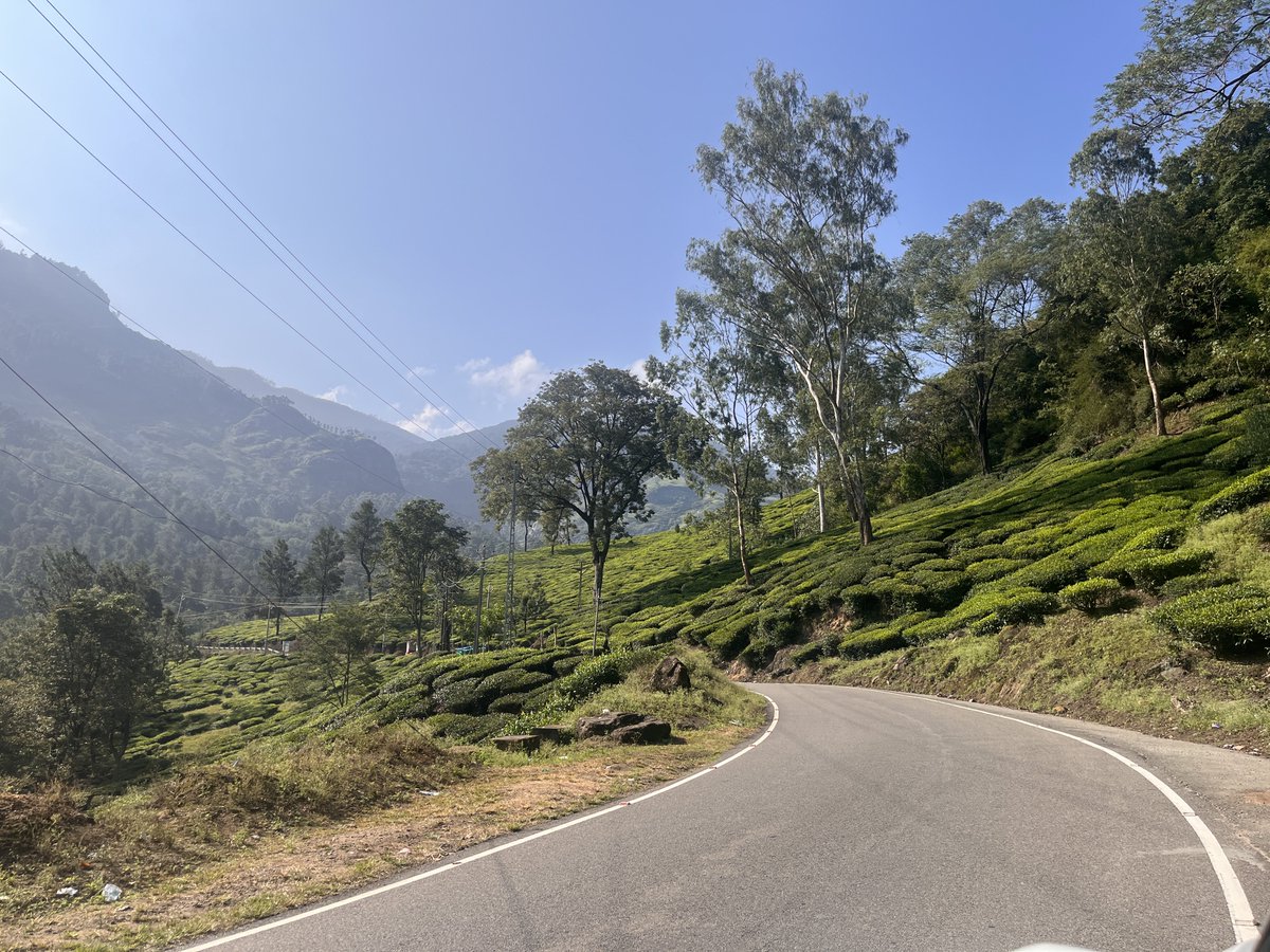 HeilElonMusks's tweet photo. Exploring the breathtaking landscapes of Munnar! Nature at its finest. Every corner unveils a new shade of beauty. Sharing snippets of my serene escape amidst nature's wonders.🌄✨ #MunnarMagic #NatureEscapes #TravelGoals #MunnarAdventures #NatureLovers #TravelDiaries https://t.co/0PpMRQTwgL