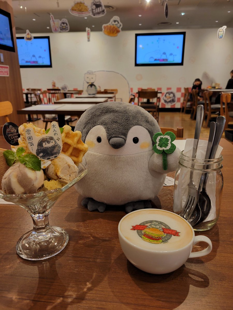 FANKS0511's tweet photo. 大阪には一体何しにきたのやら・・・😂😂💕
#TMNETWORK
#FIDD
#コウペンちゃんダイナー https://t.co/d0sLRJqihG