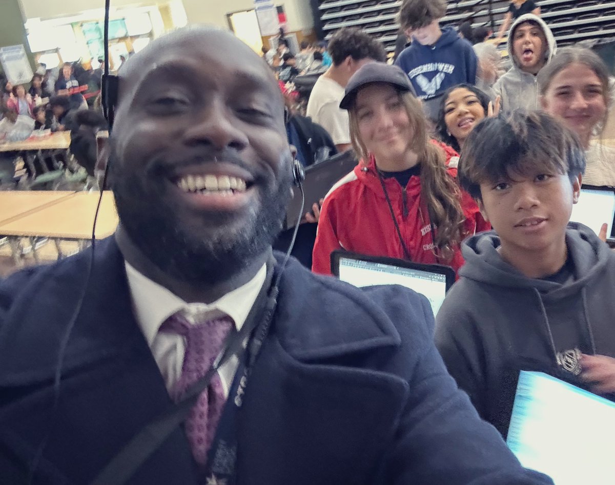 EEisenhowerms's tweet image. Day 24 of #180daysoflearning experiences at IKE.  Celebrating the 8th grade students that met the Unit  assessment goal.  Keep
Working kids we will have more opportunities through the year. #KidsLearnAtIKE @WilnicG @DrIanBSaltzman @EPS_Region3 @EPS_DeputySupt @EverettSchools