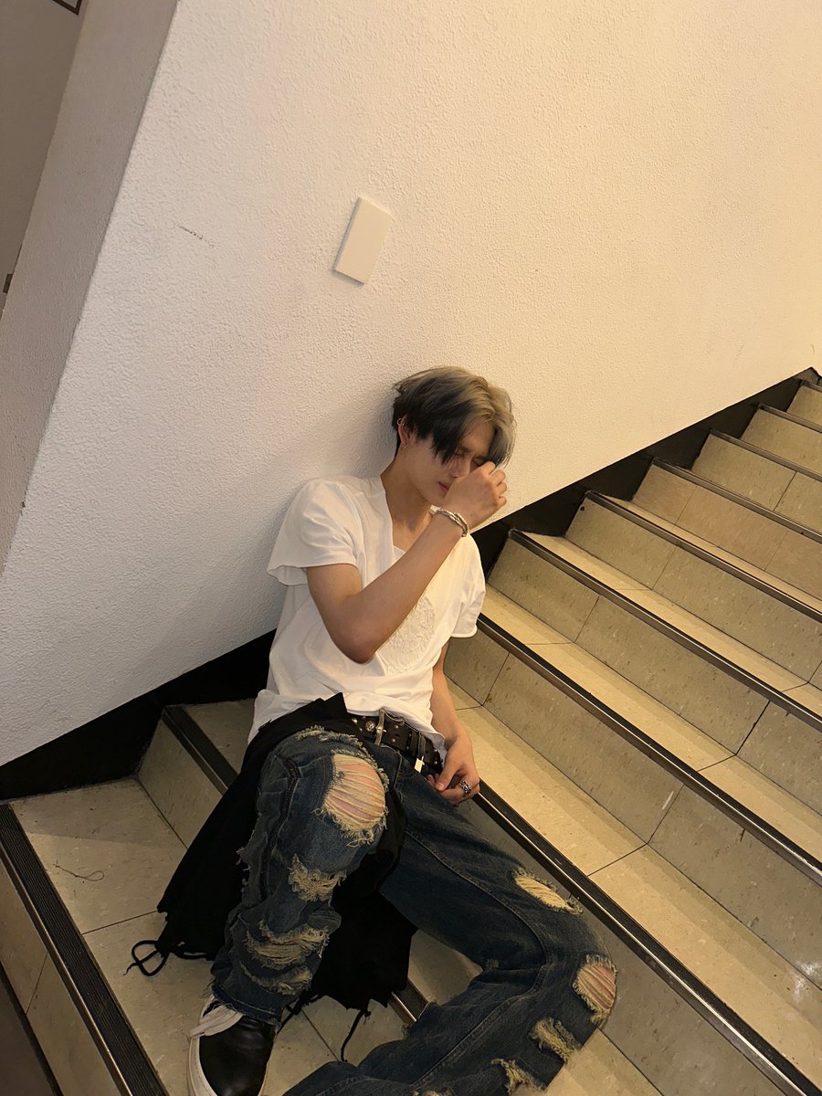 nksunbaem's tweet photo. Love how ni-ki is growing with this healthy mindset. despite being strict to himself, realizing that mistake is inevitable for improvement made me happy :”) 

🐥: When I’m on tour, even if I’m not satisfied with a performance or disappointed by mistakes, I try not to think negatively about it. I try to figure out how I can learn from it and how I can perform better next time. Then I give myself some time to process it because I think mistakes and frustrations are part of the growth process.