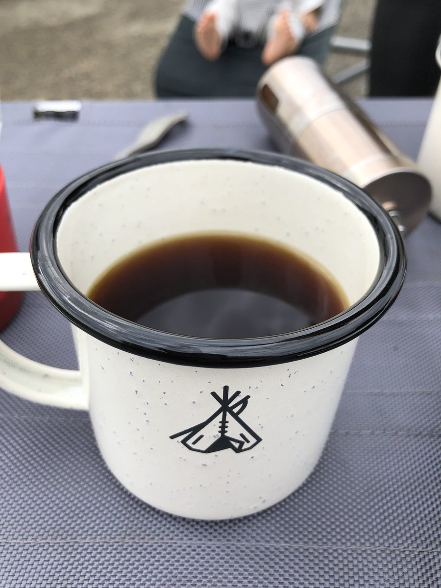 eeeeebo's tweet photo. 連休最終日

パパ波乗り
子供達はボール遊び
天気良くて🙆‍♀️ https://t.co/wEUwXY3qLk