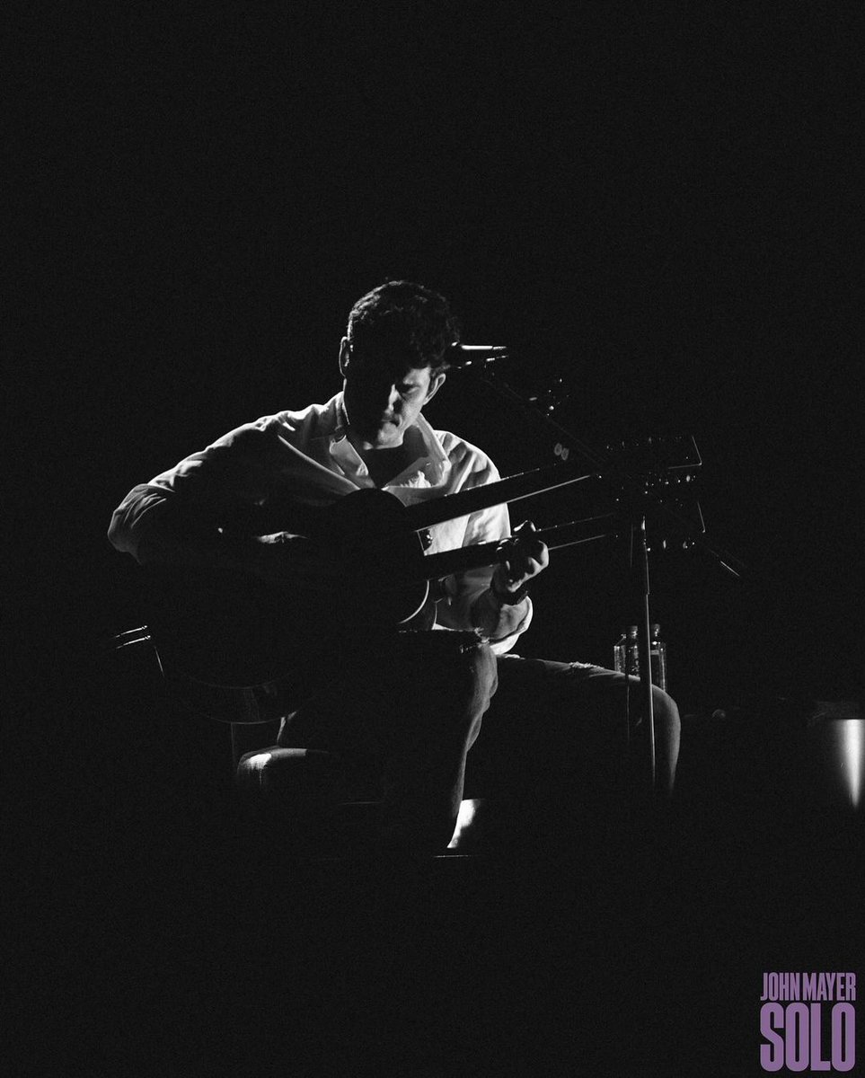 JohnMayer's tweet photo. Philadelphia, PA - this show was exactly what I had in mind when I had the idea for a solo tour. It was spirited, and alive and was driven by an unbelievable crowd that just kept inspiring me to dig deeper. What a joy. Thank you Philly. Next stop - Nashville on Wednesday night. https://t.co/NaBIDDDwTS