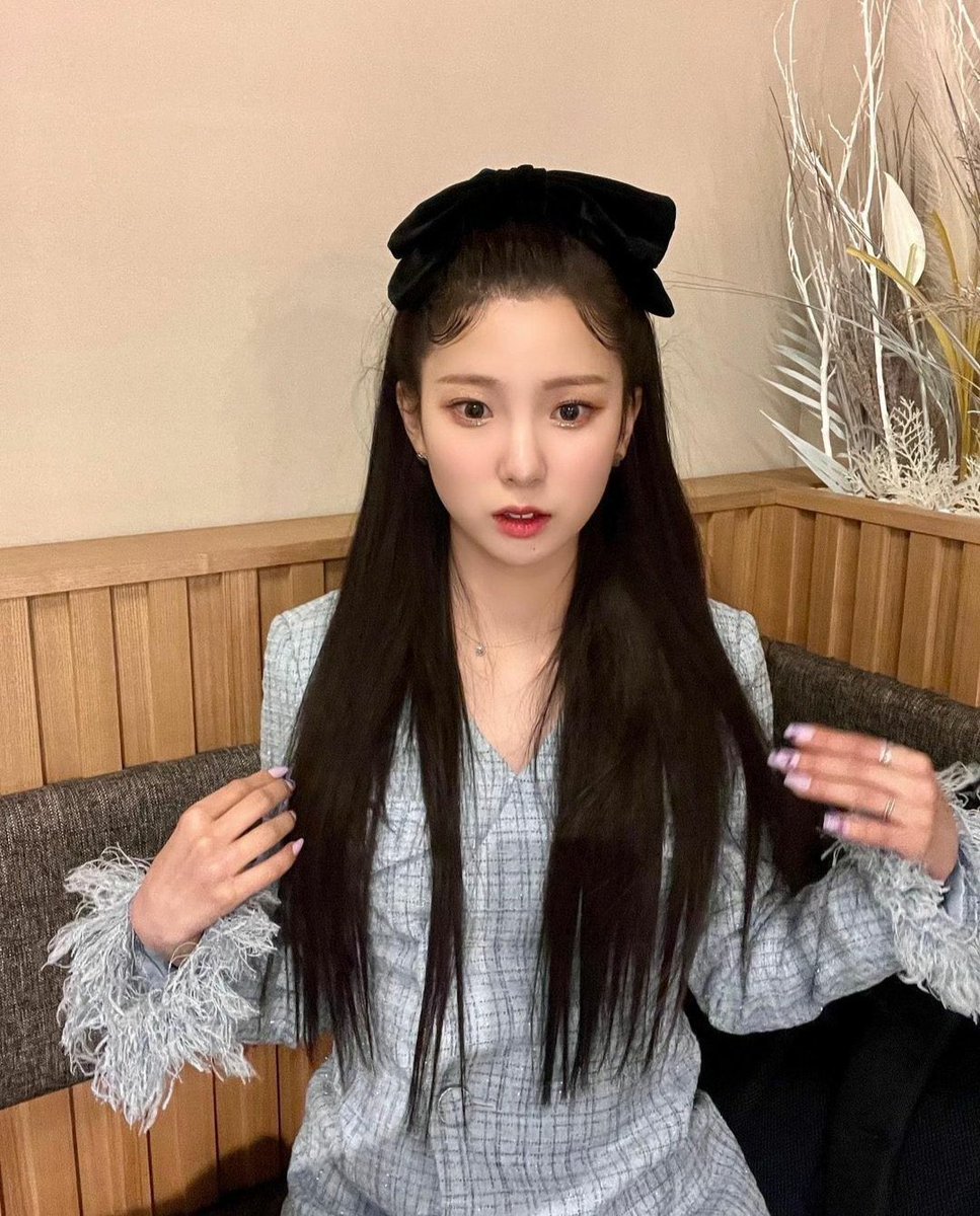 es tiempo de <a href="/darlingirlstw/">𝔾irl’s 𝑫ay !</a> para despelucar a la ciudad completa con #𝐬om𝕖𝕥hin𝚐𖧷̷۪۪ᰰ좋은 en vivo. 🚨!!  este fue mi intento de #𝚍ress·𝕤e𝑥y𑁯ᰍ𝔤i͠rl ¿creen que 𝒂mę y 𝒓ow me acepten una cita? >< les prometo que me bañe y toda la cosa.

𝚔aia's   ⊹ 𔓗   .  𝑒-mails