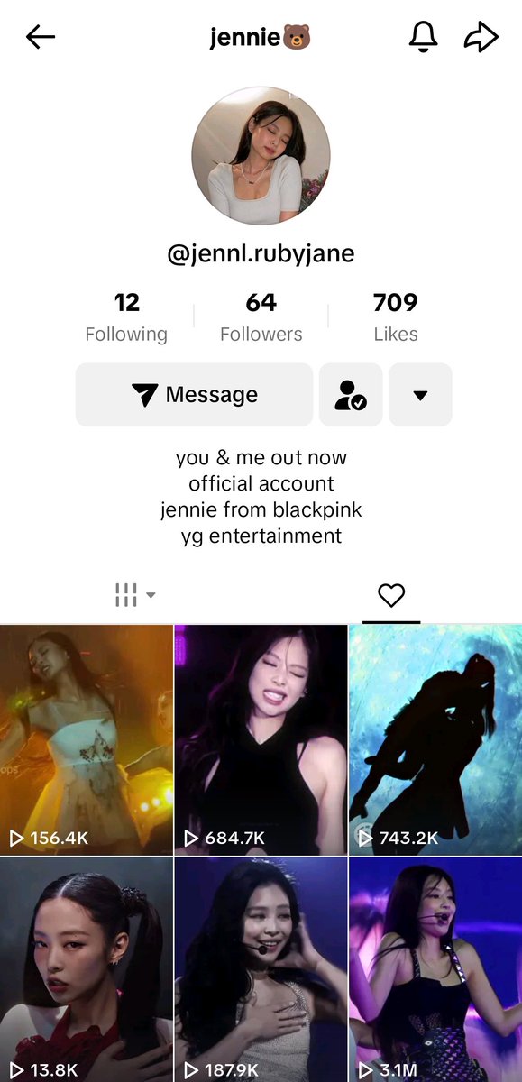 strzzys's tweet image. OMG JENNIES LIKES ARE UNPRIVATE and heres a vid she liked yw blinks #BLINKS #JENNIE_YouAndMe #KpopAlbumOfTheYear