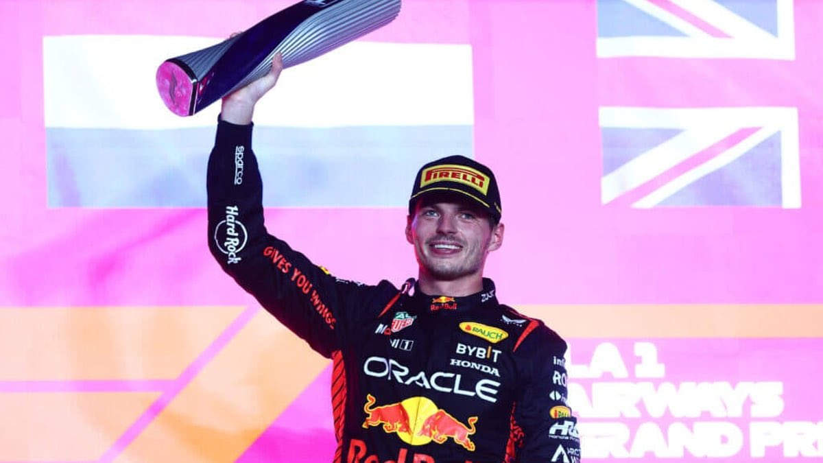 With Lewis Hamilton’s retirement in the Qatar Grand Prix, Max Verstappen is now the only driver to score points at every race this season!

Mr. Consistent 🏁

#F1 #redbullracing #QatarGrandPrix