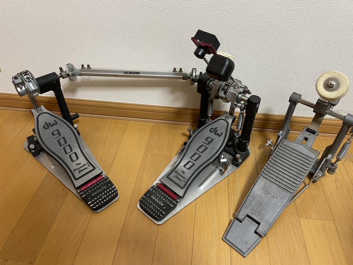 shima_mydrums's tweet photo. じゃあ早速わたしの愛機を。Z-Linkは初期型、YAMAHAは以前紹介した日本製時代のモノです。ヒョードー

#ドラムの日 #マイペダル #DW9002 #FP720 https://t.co/Ere5Hz9UYJ