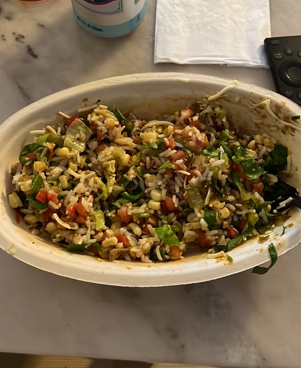 there’s no fucking meat in my chipotle bowl…. chipotle fell off so fucking hard 🤠 #ChipotlePartner CAVA CLEARS