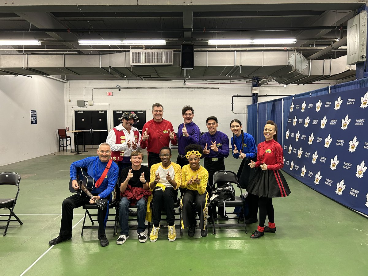 Leymo_Wiggle's tweet photo. Yesterday was so amazing! I got catch up with my friends @TheWiggles and got to perform not one but two songs as well! I am wearing my own yellow skivvy as a tribute to @GregPage_Yellow! I’d say this performance was way better than last year! 😊 https://t.co/I14CracbkL