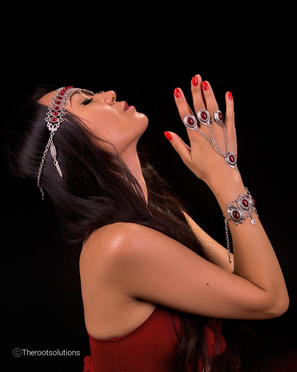 'Pray' Gulnaz 
lndigenous Kazakh woman.
Happy Indigenous Peoples Day 
Canon EOS 5D Mark III
Ziess 85mm 
Wescott Strobes x3

#IndigenousPeoplesDay #Kazakh #woman #medicinewoman
#Spirt #witch #healer