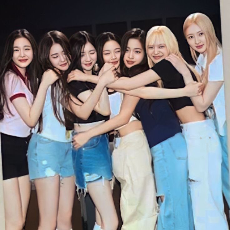 picbaemon's tweet photo. BABYMONSTER DEBUT COMING SOON https://t.co/E2rdNZmqSK