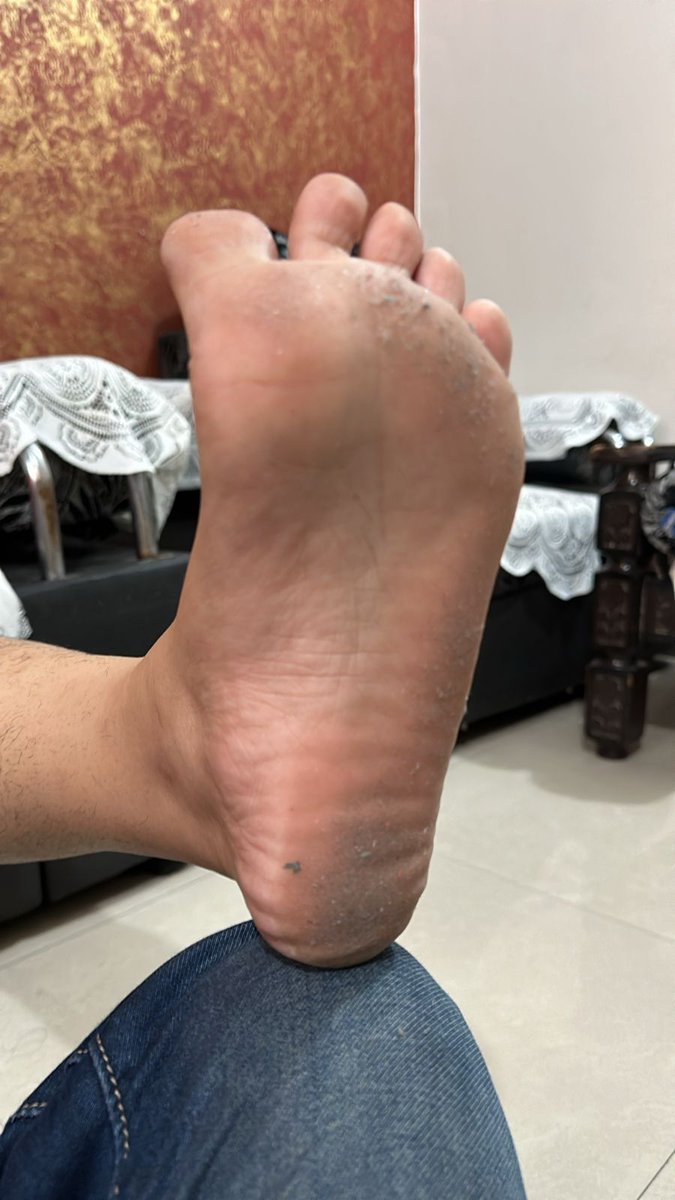 Dirty feet kutto chalo lag jai kaam pe n pay for online n real sessn