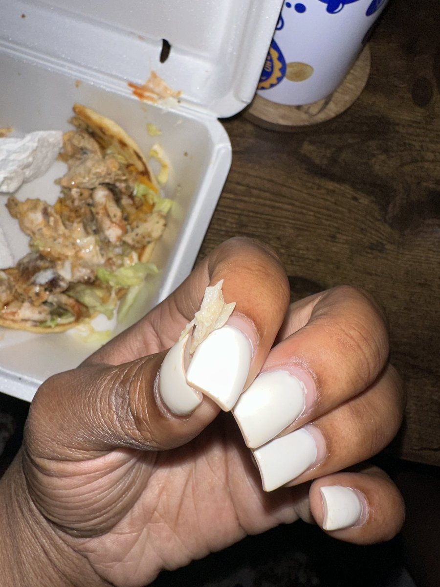 _Teeceo's tweet photo. I had a RAT claw/nail in my grill chicken pita from Nicky’s  D’s coney Island on 17 mile and vandyke in sterling heights Mi. When i called the lady over the phone tells me “it happens sometimes but ive never had this happen to me”. never eating there again &amp; im callin corporate🤢 https://t.co/jXgLlAEygM