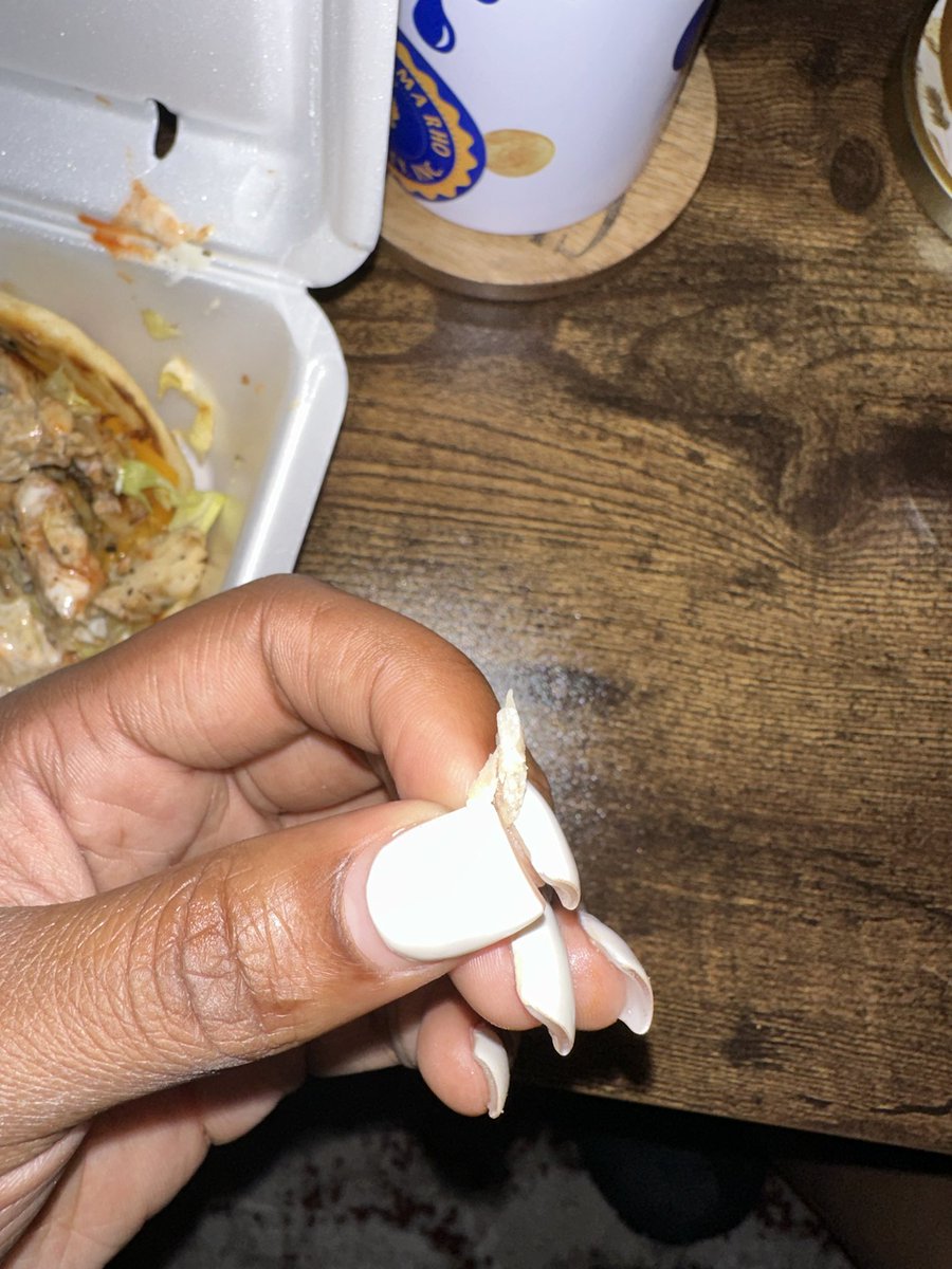 _Teeceo's tweet photo. I had a RAT claw/nail in my grill chicken pita from Nicky’s  D’s coney Island on 17 mile and vandyke in sterling heights Mi. When i called the lady over the phone tells me “it happens sometimes but ive never had this happen to me”. never eating there again &amp; im callin corporate🤢 https://t.co/jXgLlAEygM