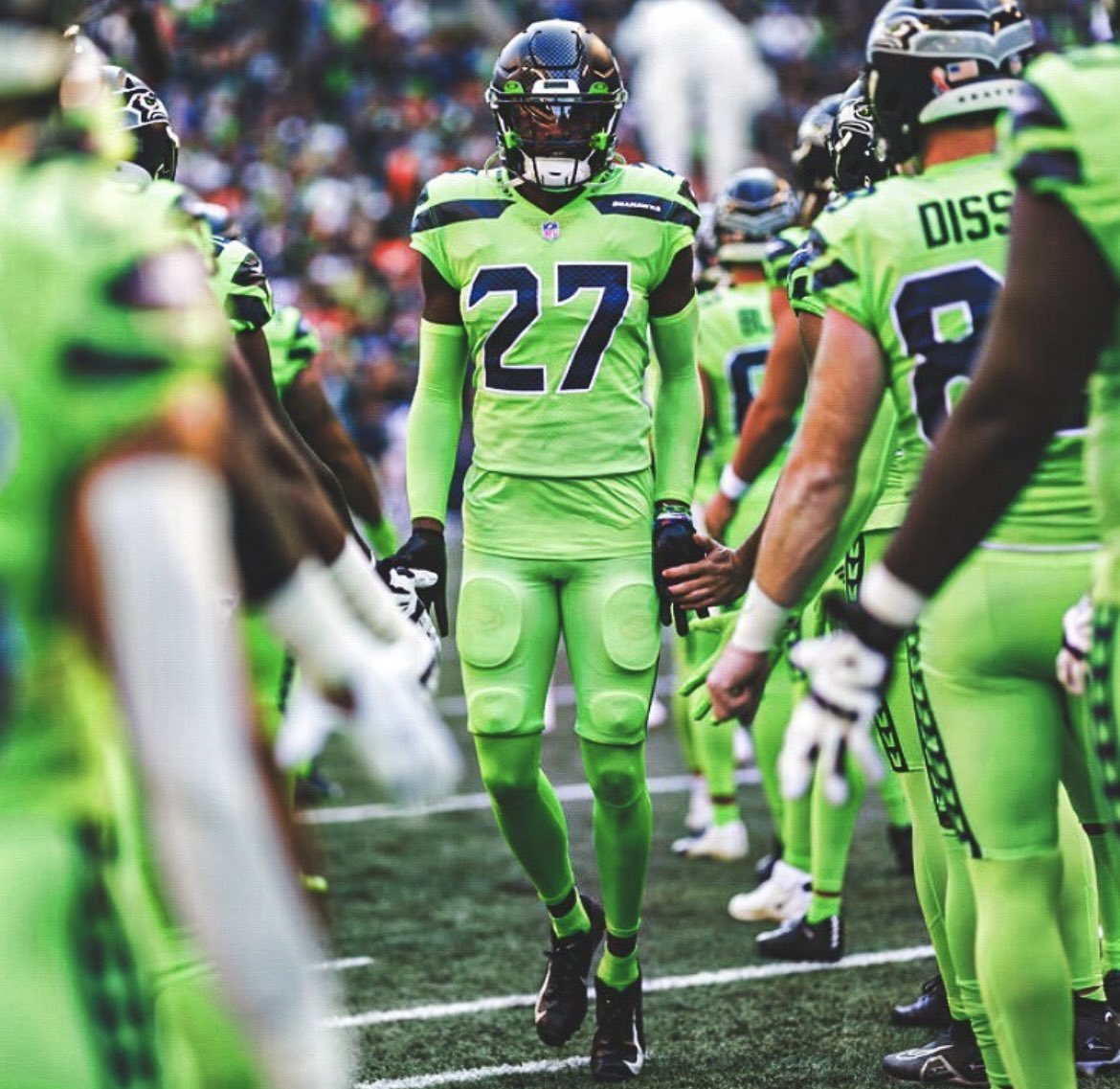 steezyasmith's tweet photo. HOT TAKE: The NFL should flex the #Seahawks Week 6 matchup with the #Bengals into ‘Sunday Night Football’ because nobody should have to watch the New York Giants in prime time for the FOURTH time this season (which is also four times the number of wins they have on the season) https://t.co/iYe4llGbFT