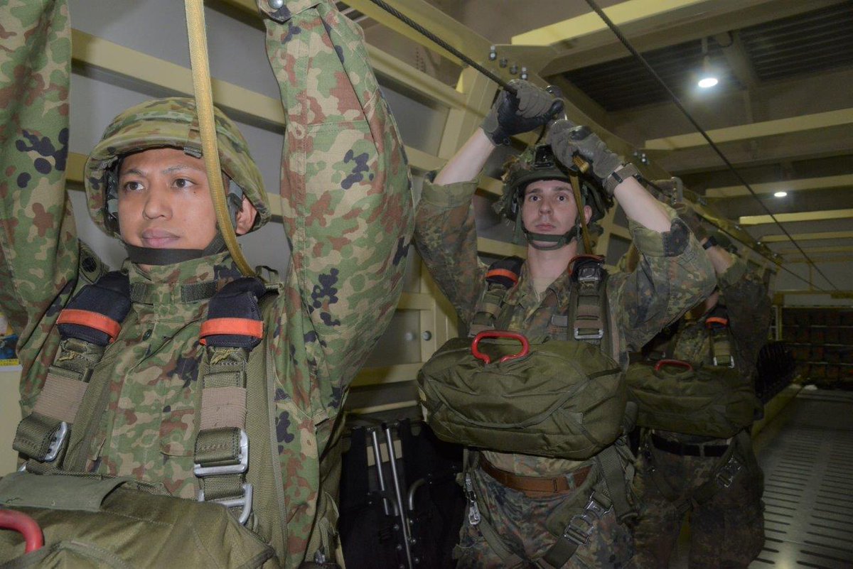 日独若年幹部交流①】 #第1空挺団 は、日独若年幹部交流の一環として