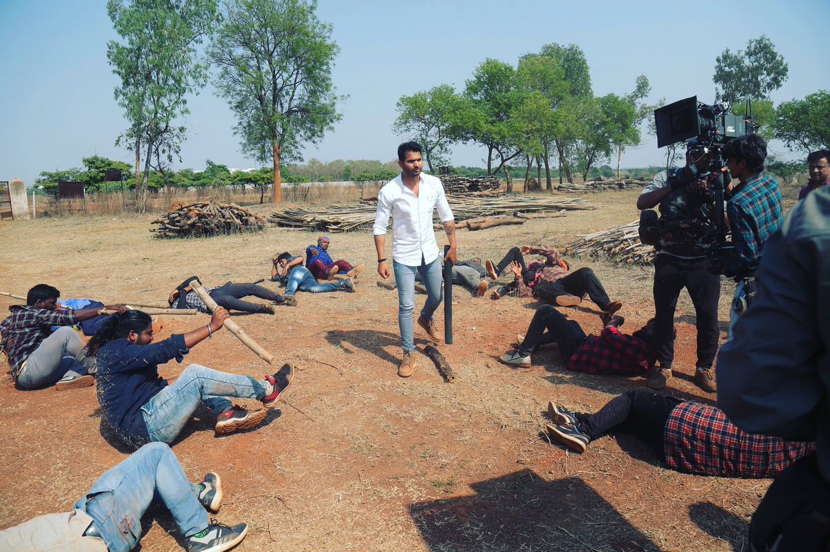 anilchandel1990's tweet image. Had shot this during a fight scene in my recent film ‘Midday Meal’. 

#AnilSinghChandel #MiddayMeal #fightsequence