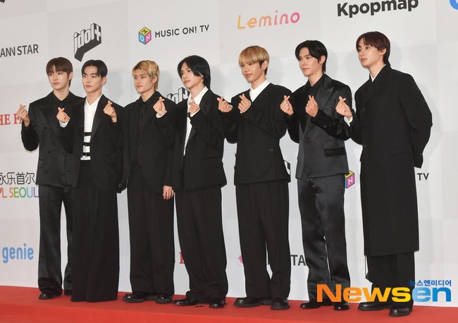 F8D_PWNacAABIbi?format=jpg&name=small