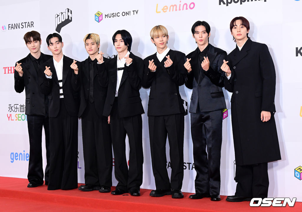 F8D_QIHakAAiB1b?format=jpg&name=medium